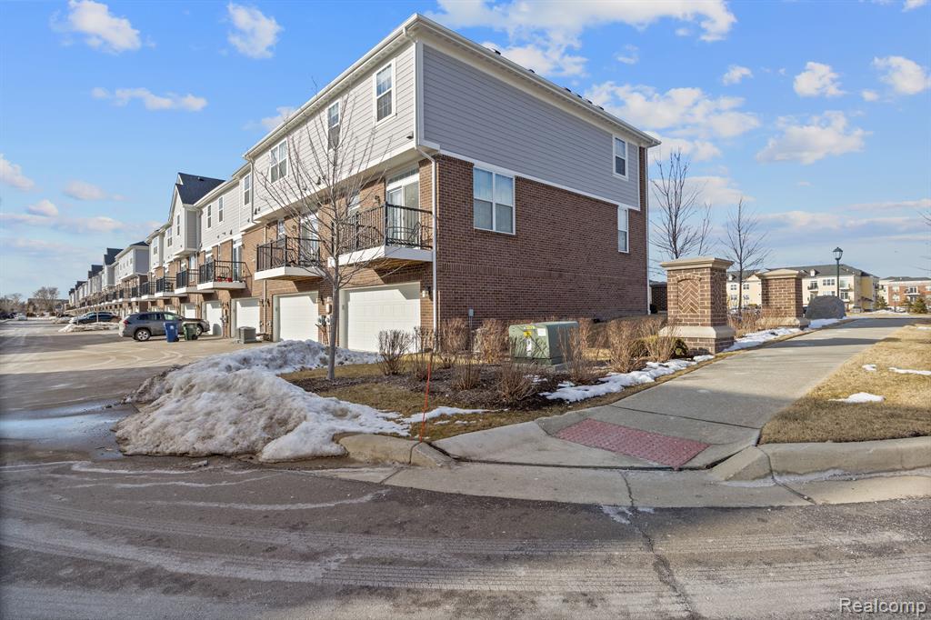49549 CHERRY HILL Road, Canton, MI 48188 — Photo 27