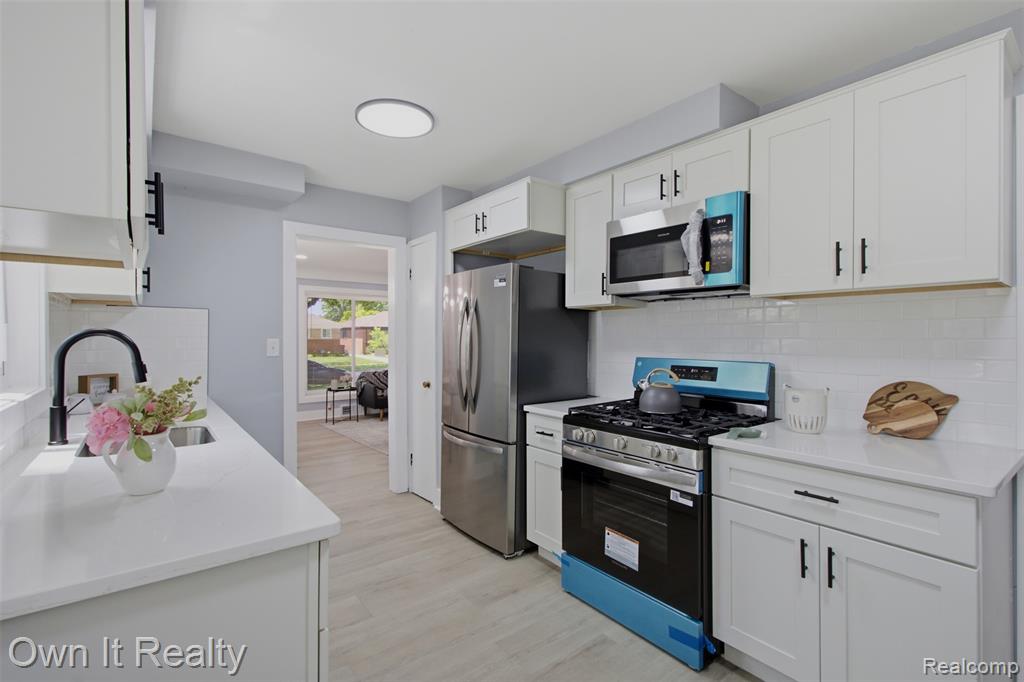23700 Marlow Street, Oak Park, MI 48237 — Photo 8