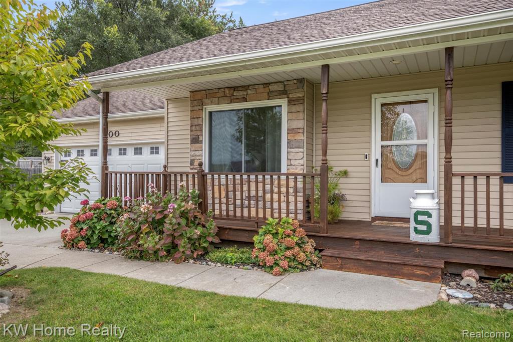 500 Clearwater Drive, Perry, MI 48872 — Photo 5