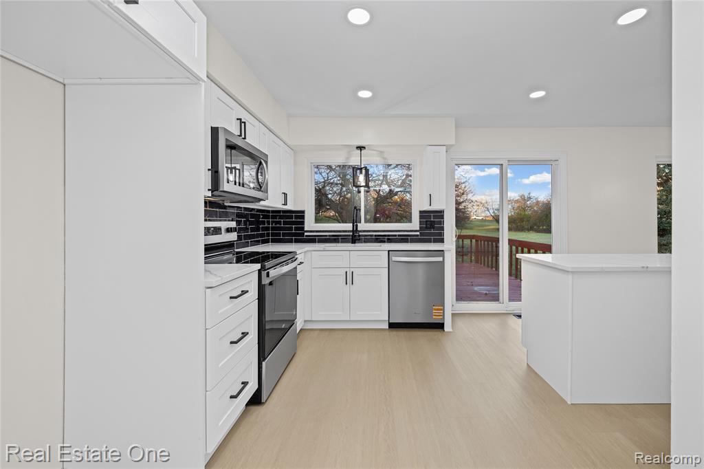 5426 N Piccadilly, West Bloomfield, MI — Photo 22
