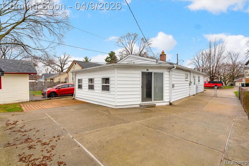 23109 Harding Avenue, Hazel Park, MI 48030 — Photo 23