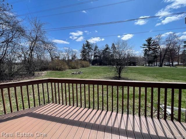 5824 WARBLER Drive, Clarkston, MI — Photo 31
