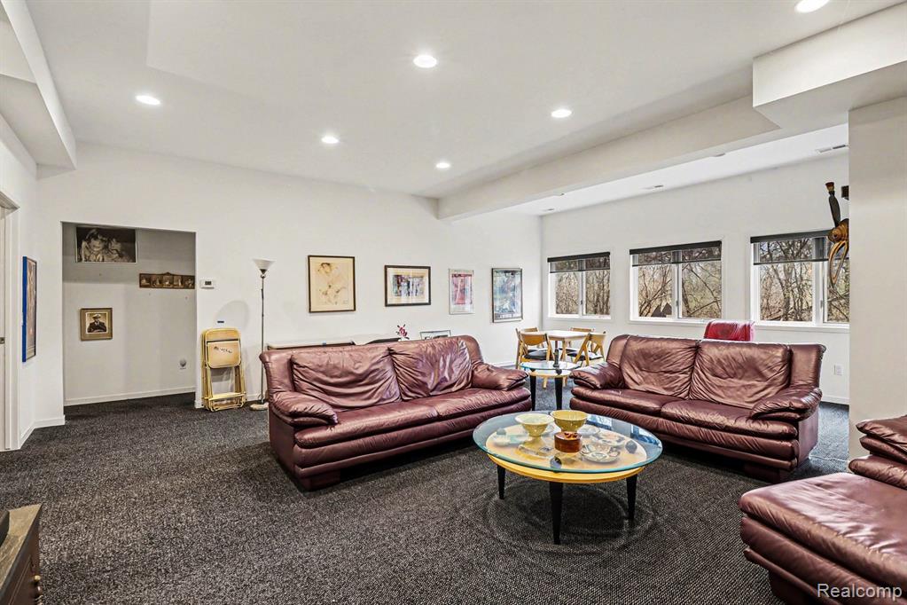 6426 Country Shire Lane, West Bloomfield, MI 48323 — Photo 45