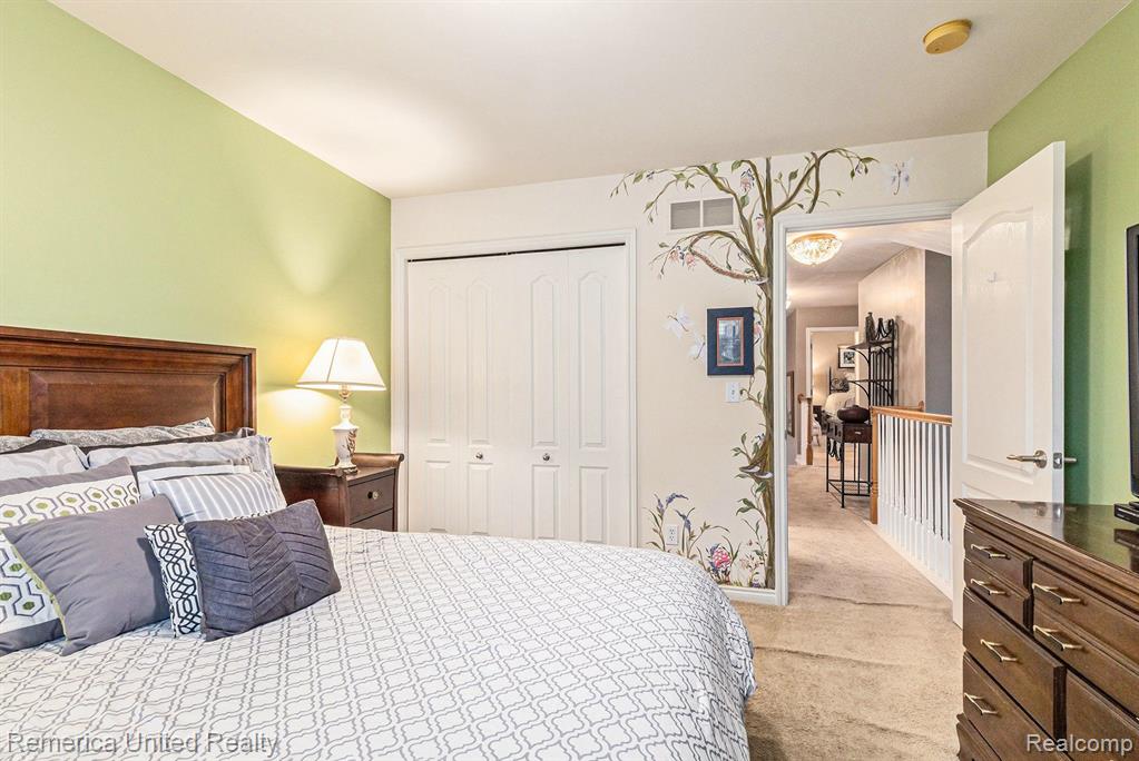 1304 YOSEMITE VALLEY Drive, Milford, MI 48381 — Photo 25