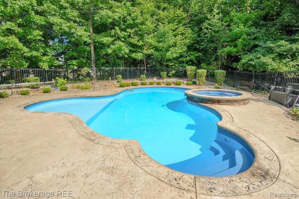 5239 Farmridge Lane, Grand Blanc, MI 48439 — Photo 90