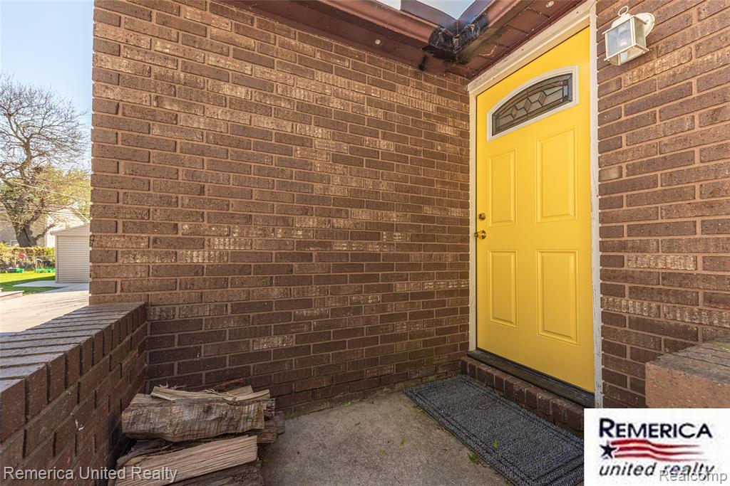 29821 Munro Street, Rockwood, MI — Photo 4