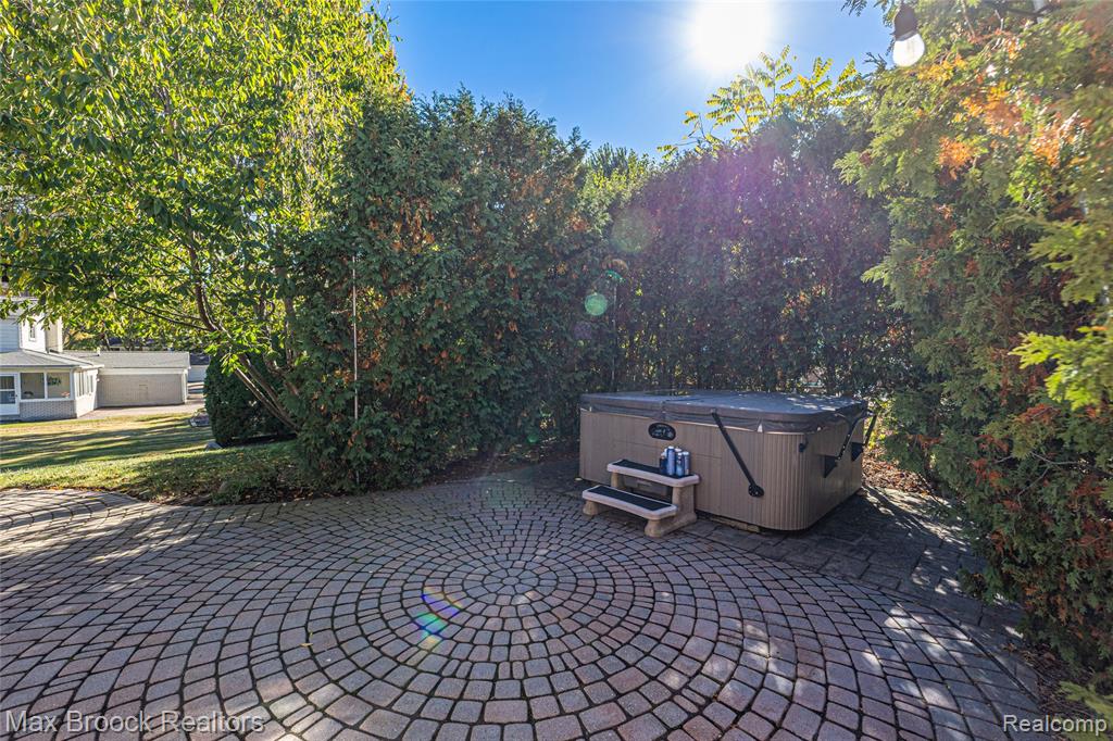 5605 Woodwind Drive, Bloomfield Hills, MI 48301 — Photo 8