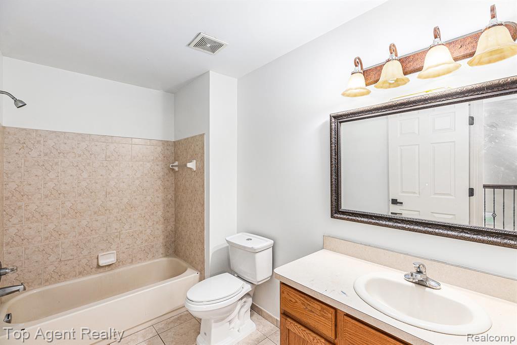 7087 Moore Court, Shelby Twp, MI 48317 — Photo 9