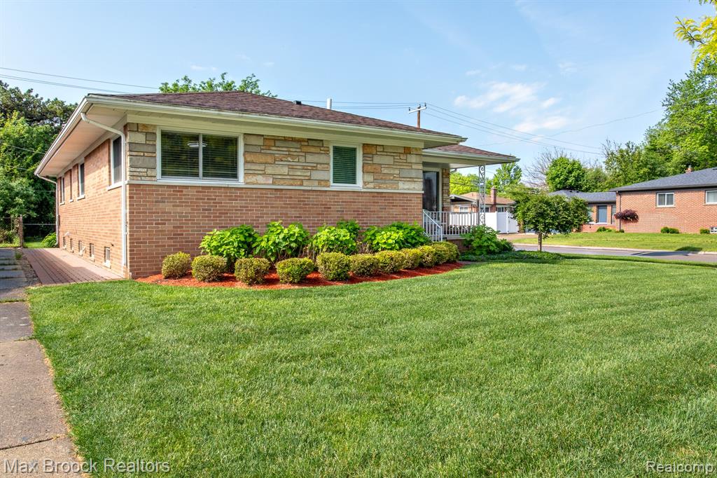 14271 Lincoln Street, Oak Park, MI 48237 — Photo 50