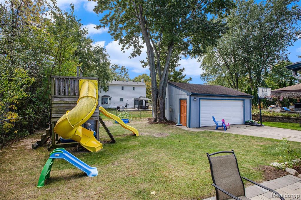 44601 ALBERT Drive, Plymouth, MI 48170 — Photo 25