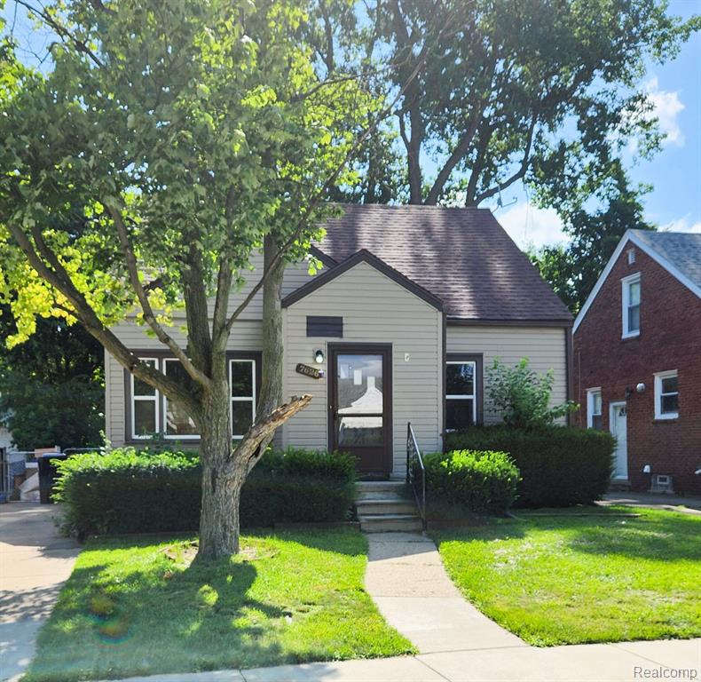 7626 W PARKWAY Street, Detroit, MI 48239 — front exterior