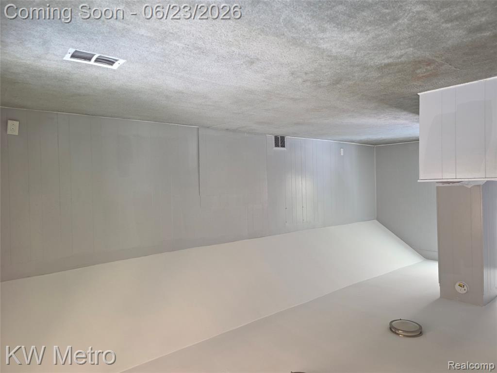 19350 Huntington Road, Detroit, MI 48219 — Photo 16