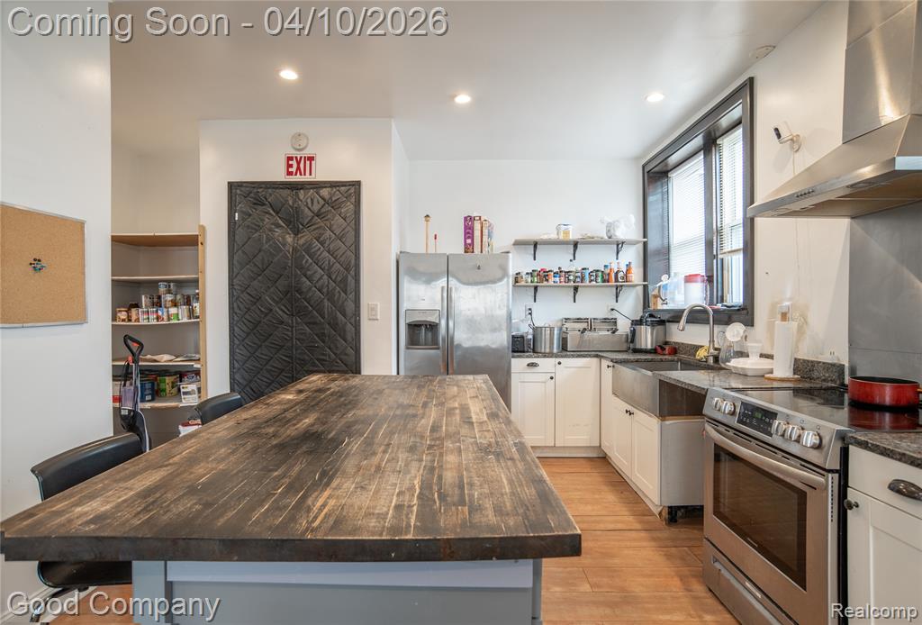 30 Lawrence Street, Detroit, MI 48202 — Photo 14
