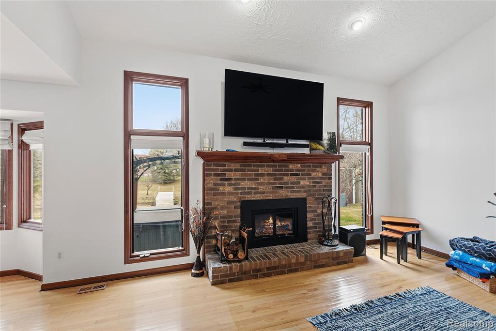 26525 Mapleridge Drive, New Baltimore, MI — Photo 5