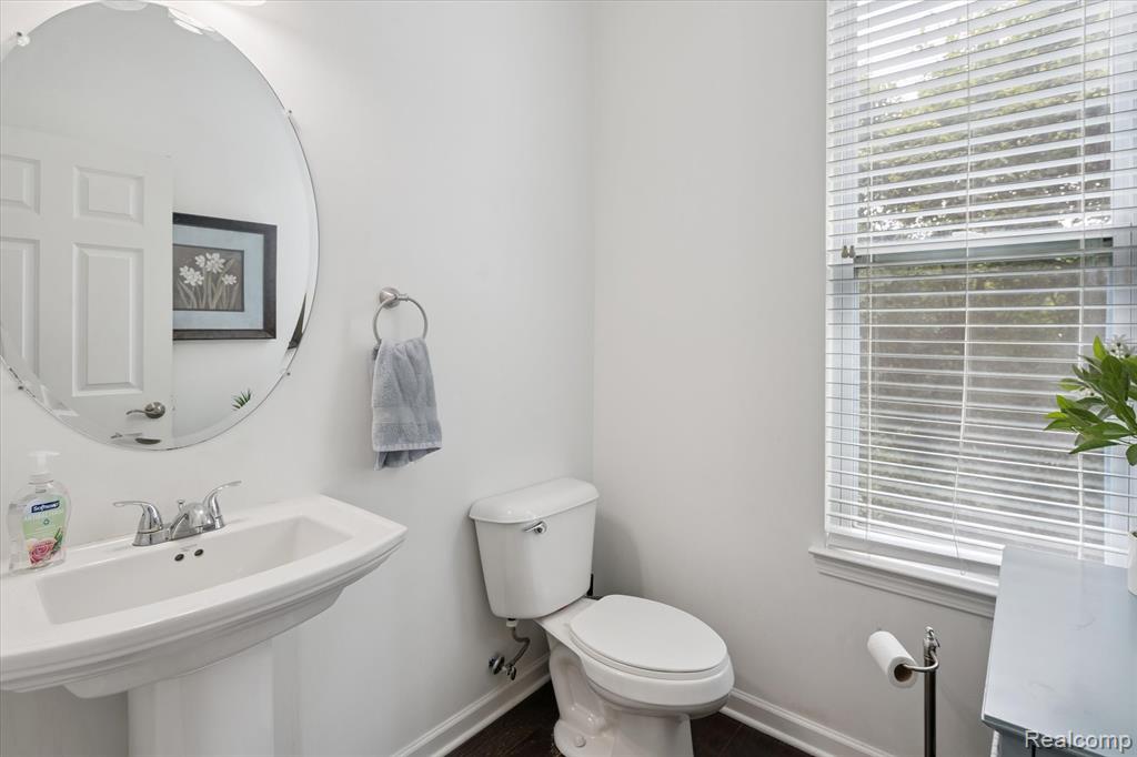 1928 Frances Way, Ypsilanti, MI 48198 — Photo 20
