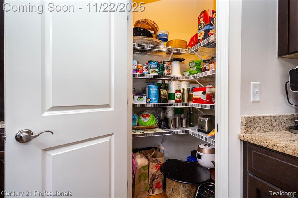 43835 Pheasant Lane, Clinton Twp, MI 48038 — Photo 16