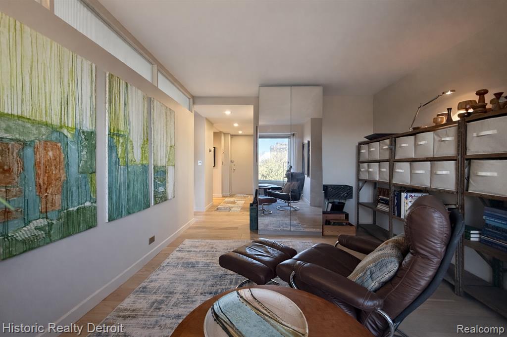 1300 E Lafayette Street E, 307, Detroit, MI 48207 — Photo 11