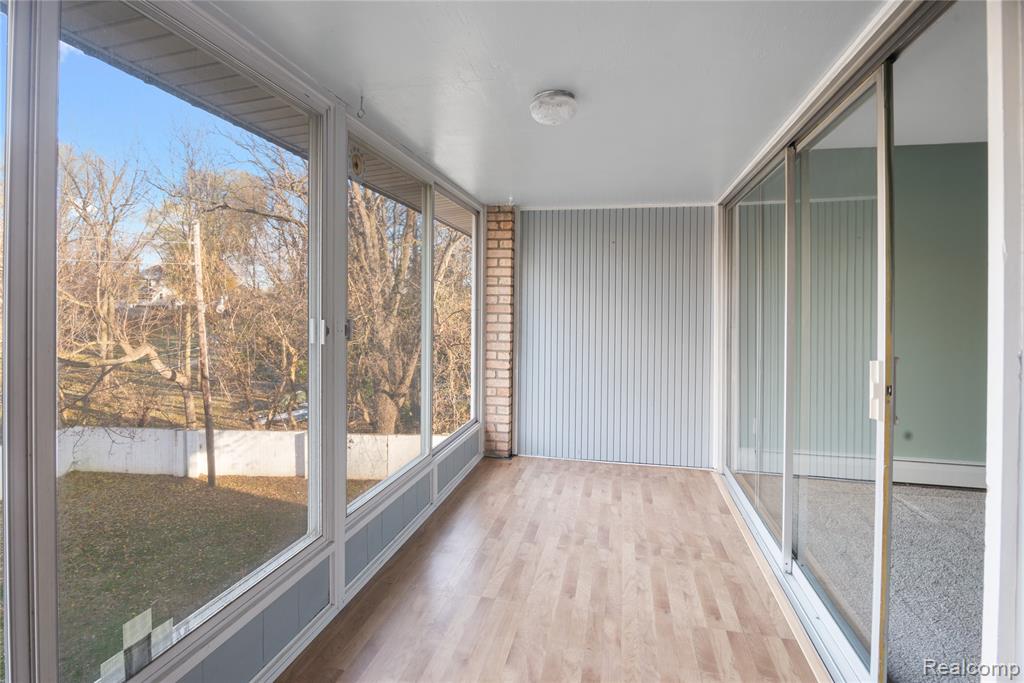 32010 Grand River Avenue, 18, Farmington, MI 48336 — Photo 17