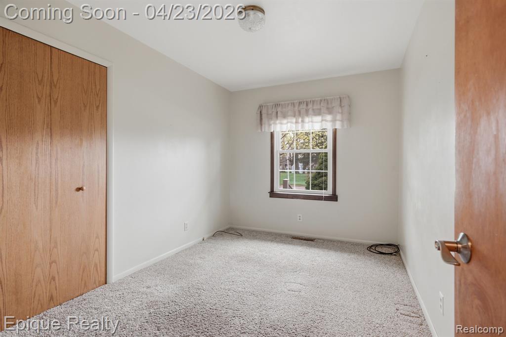 6236 McKenzie Drive, Flint, MI 48507 — Photo 19