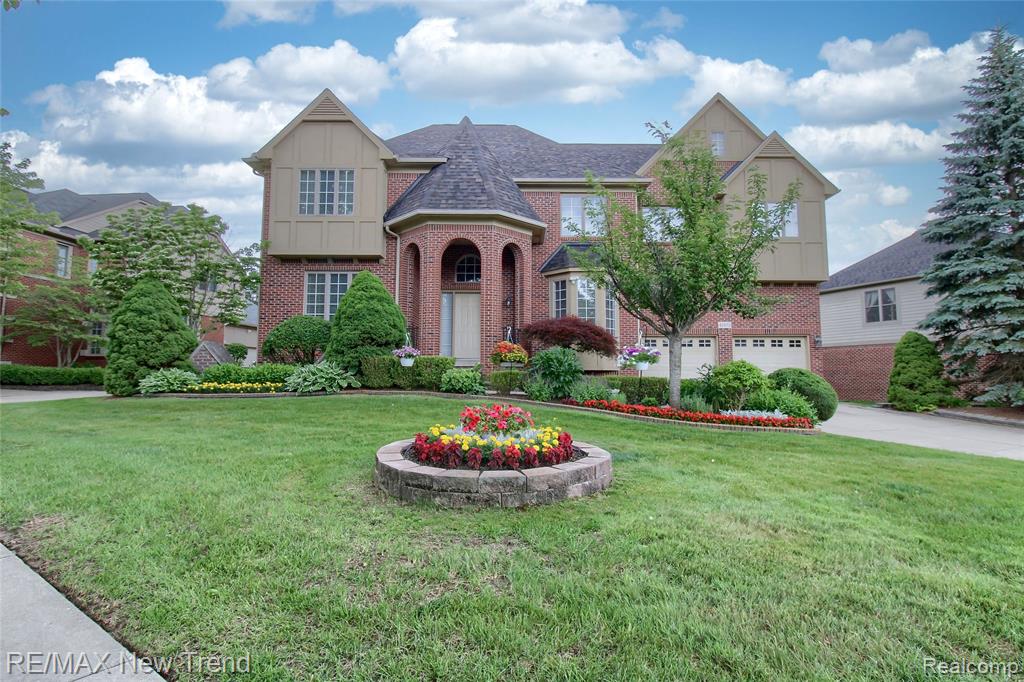 41672 Clemens Circle, Novi, MI 48377 — front exterior