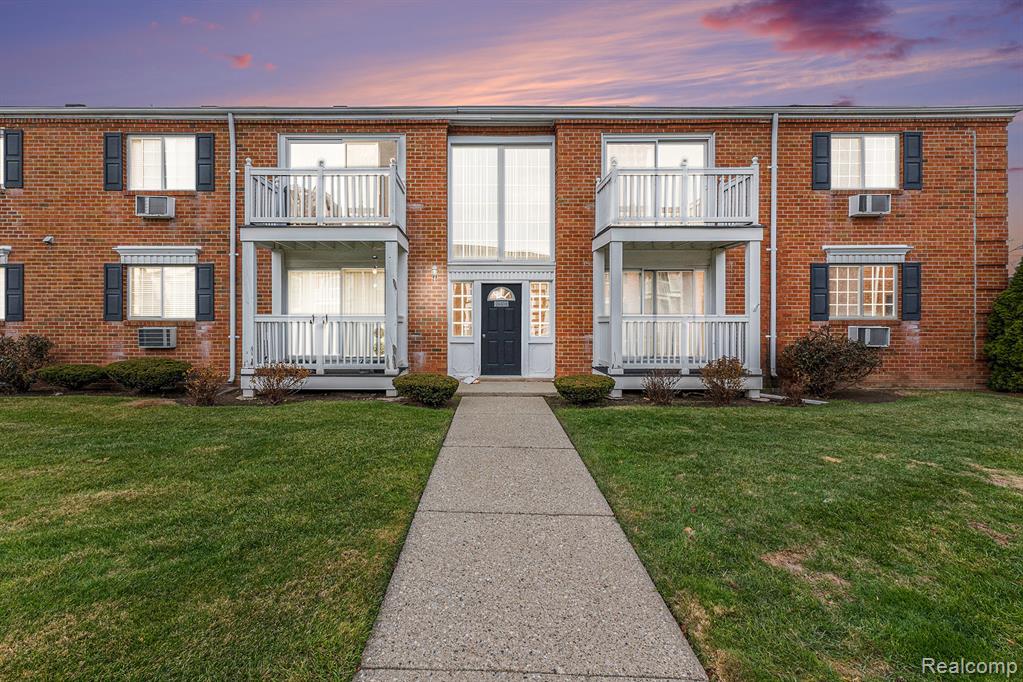 2440A PARMENTER BLVD APT 201, 201, Royal Oak, MI 48073