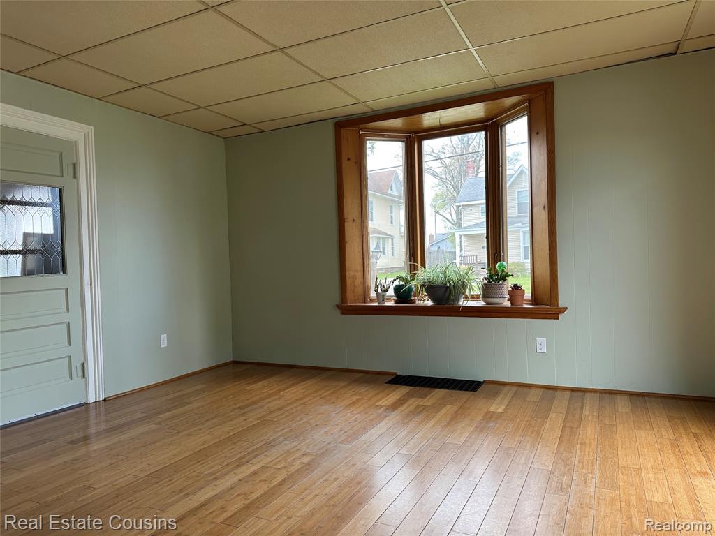 105 S Pine Street, Fenton, MI 48430 — Photo 7