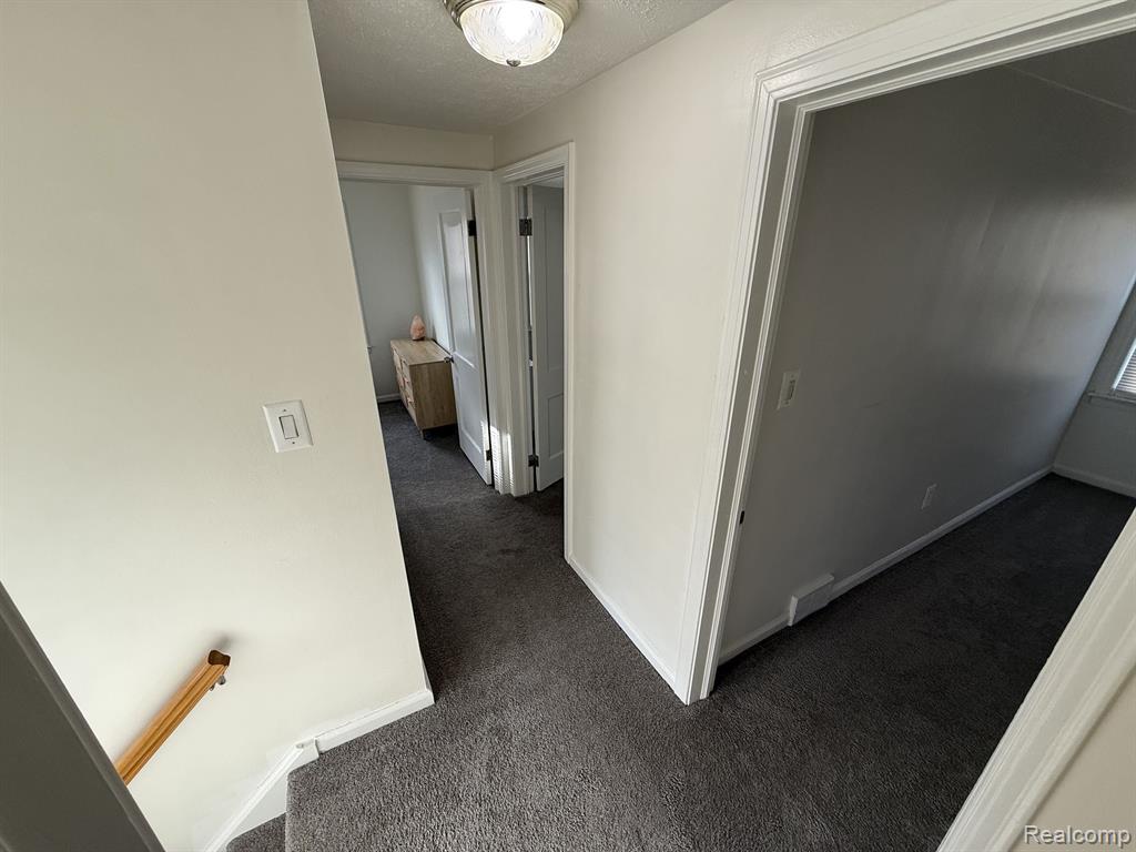 904 N REMBRANDT Avenue, Royal Oak, MI 48067 — Photo 17