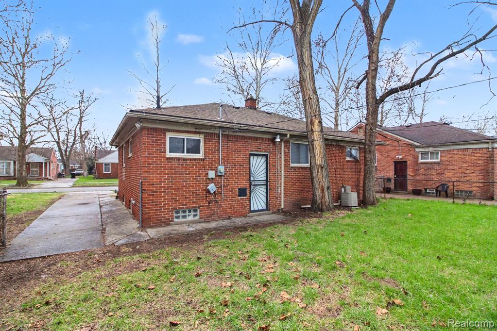 20260 Patton Street, Detroit, MI 48219 — Photo 18