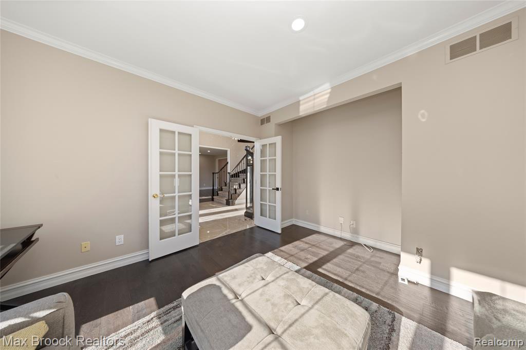 6986 Crosswell Drive, West Bloomfield, MI — Photo 27