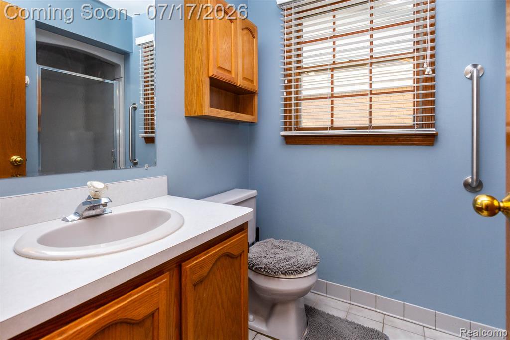 590 Saint John Street, Wyandotte, MI 48192 — Photo 24