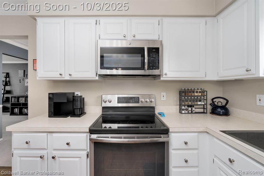 6844 Woodmere Drive, Canton, MI 48187 — Photo 23