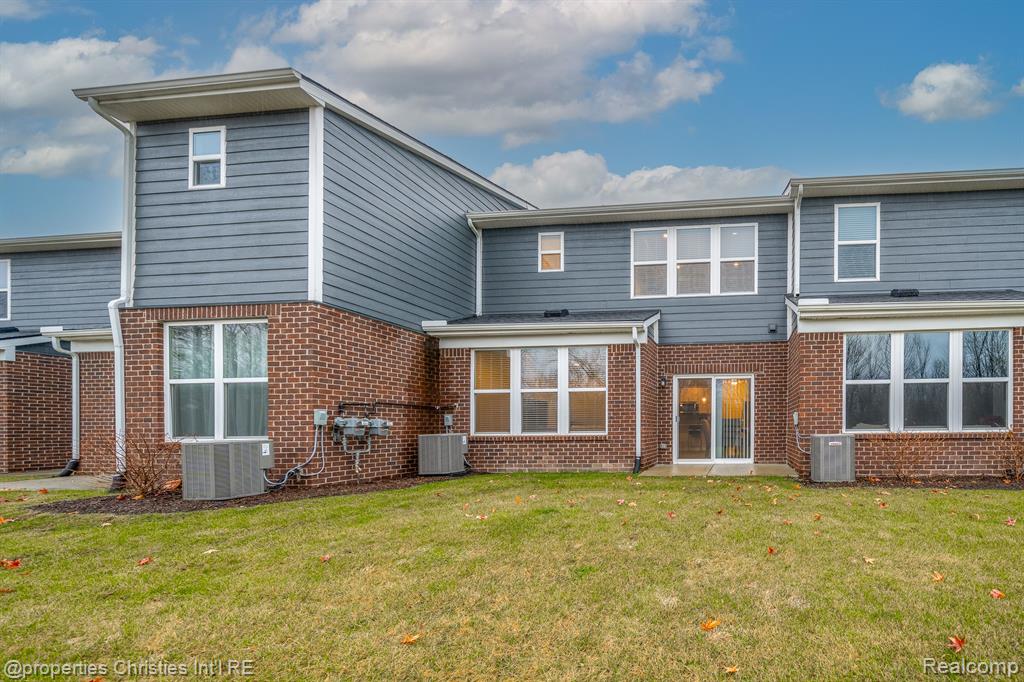 43580 PROSPECT, Novi, MI — Photo 24