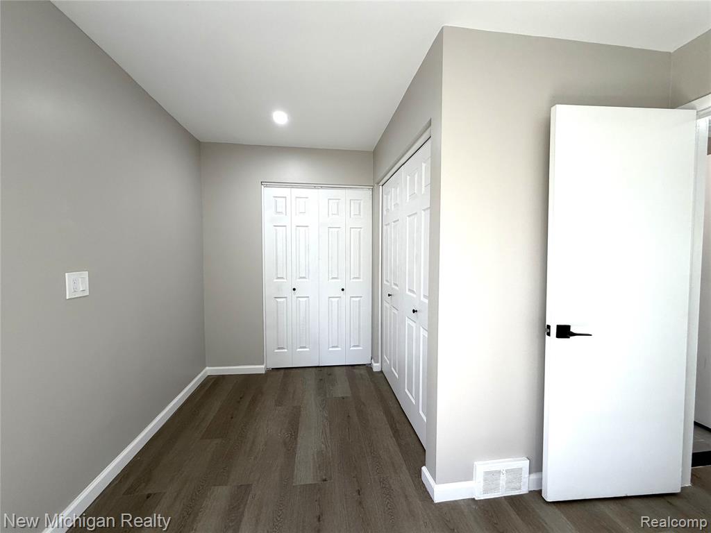 32718 Grand River Avenue, A4, Farmington, MI 48336 — Photo 12