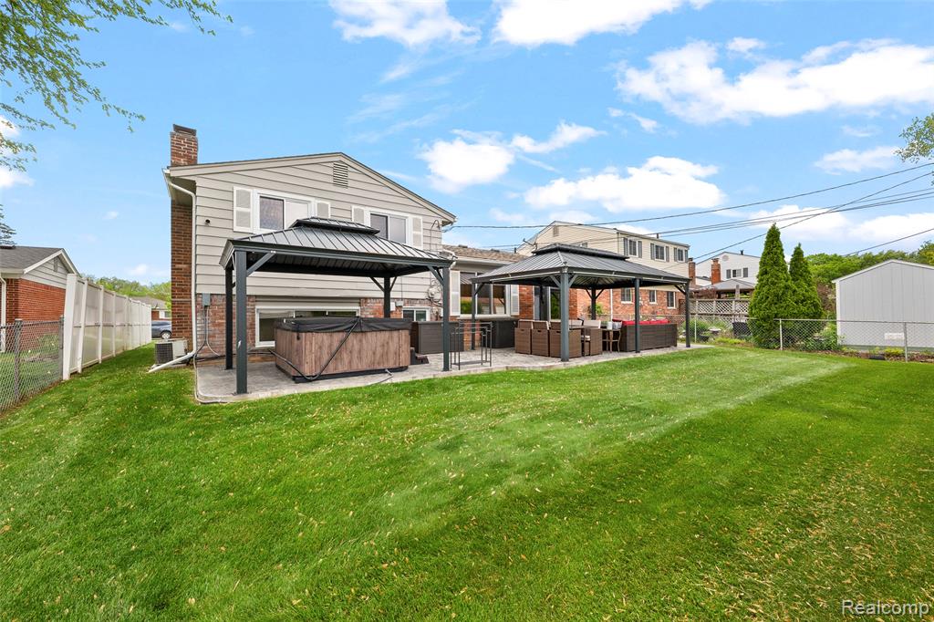31602 Madison Avenue, Madison Heights, MI 48071 — Photo 2