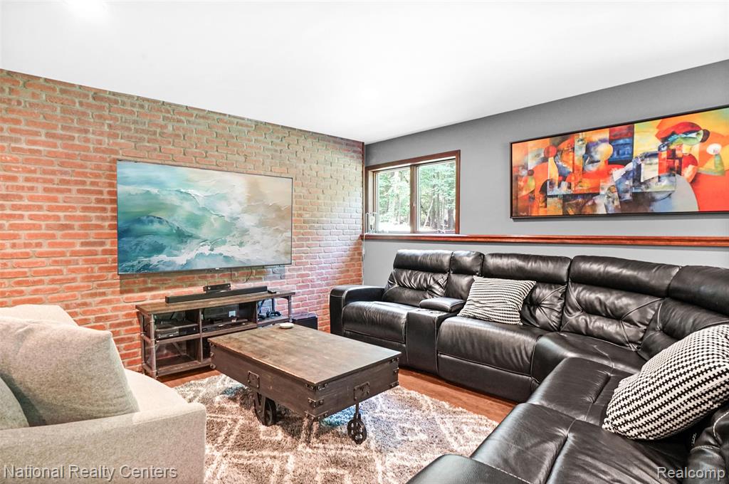11500 Lisa Lori Lane, South Lyon, MI 48178 — Photo 64