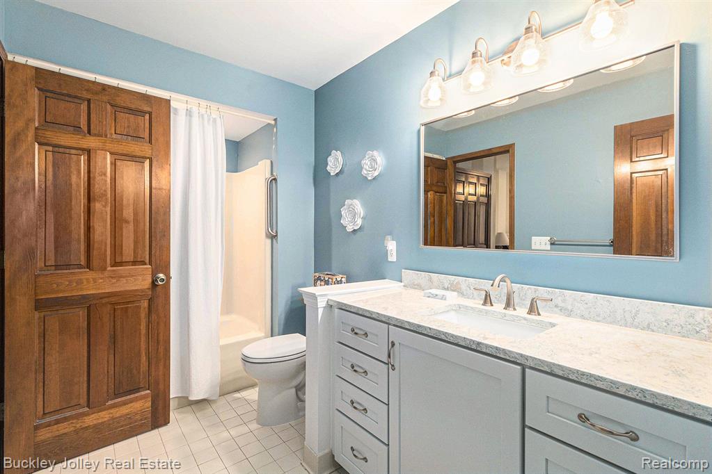 1036 PINEWOOD Court, Brighton, MI 48116 — Photo 11