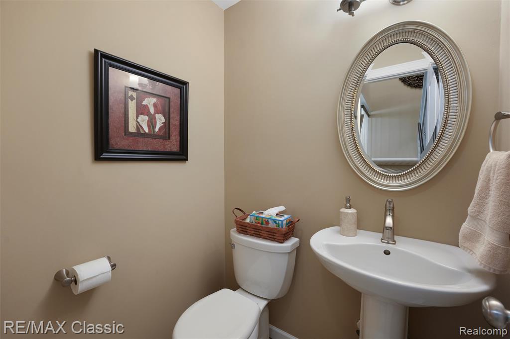 20903 W Glen Haven Circle, Novi, MI 48167 — Photo 17