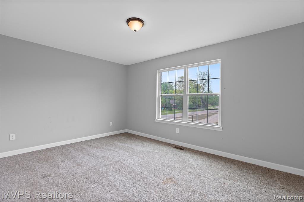 5325 SHOREWOOD Drive, Fort Gratiot, MI 48059 — Photo 26