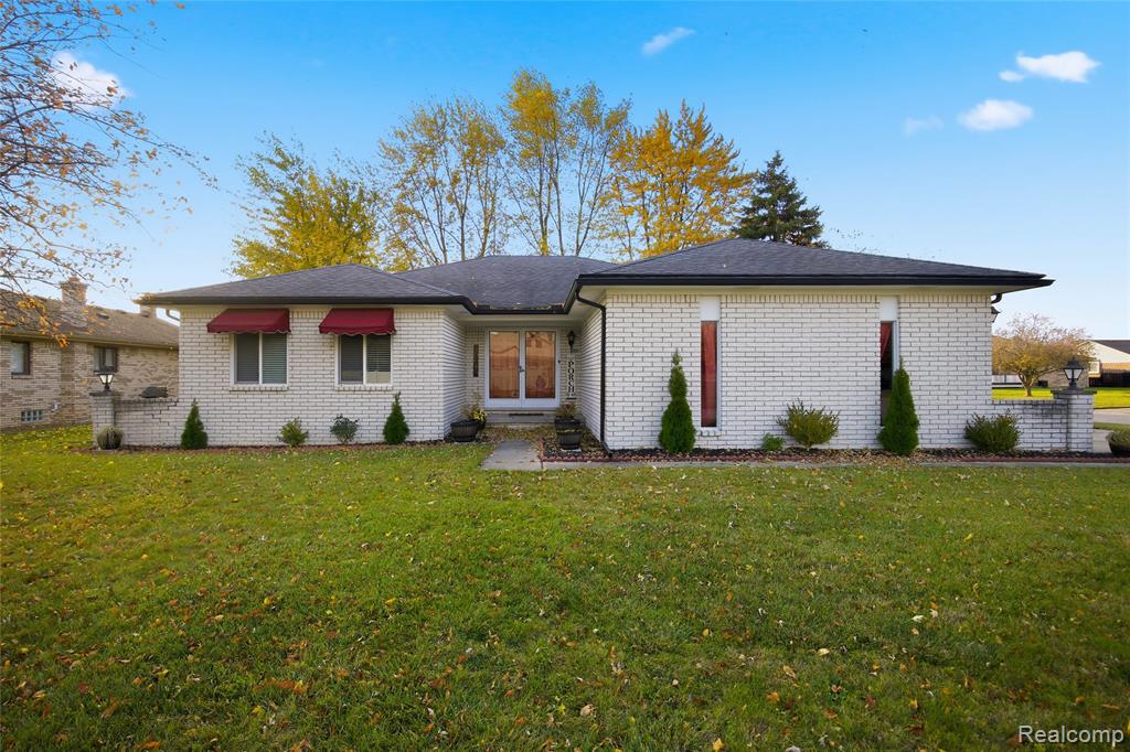 40645 Heatherlea Court, Clinton Twp, MI 48038 — front exterior