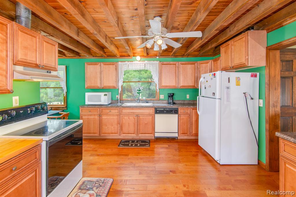 7298 LESTER Street, Lexington, MI 48450 — Photo 10