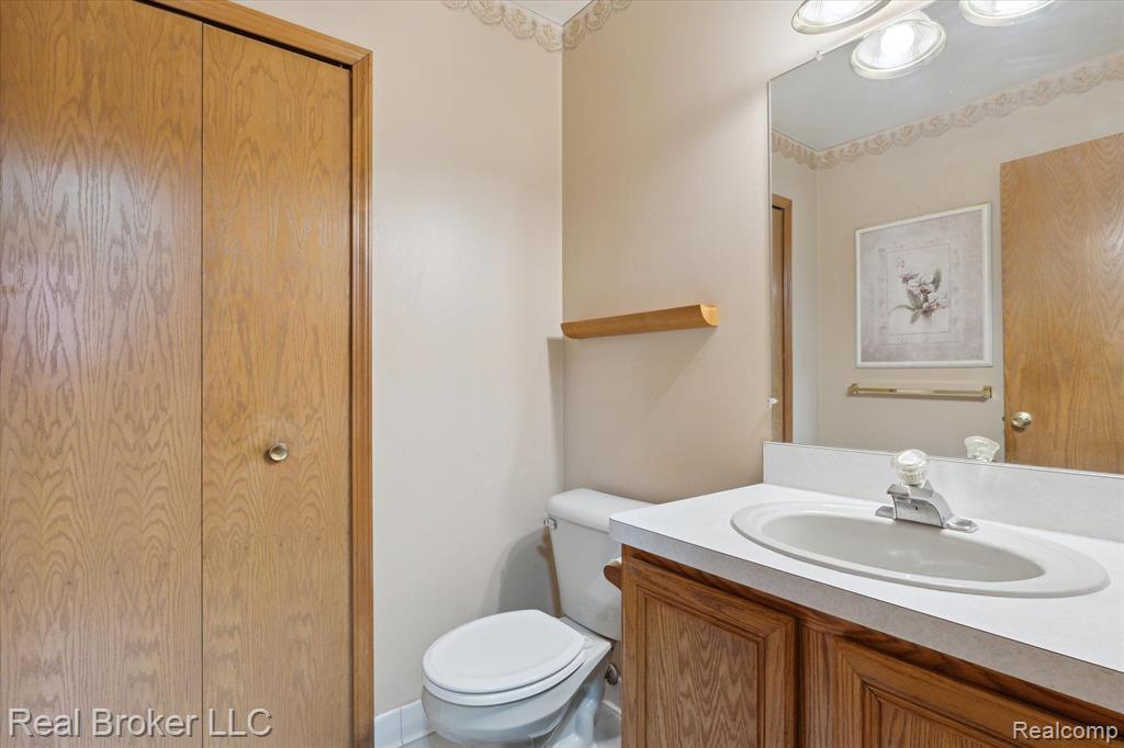 47095 STONY BROOK Drive, Macomb, MI 48044 — Photo 31