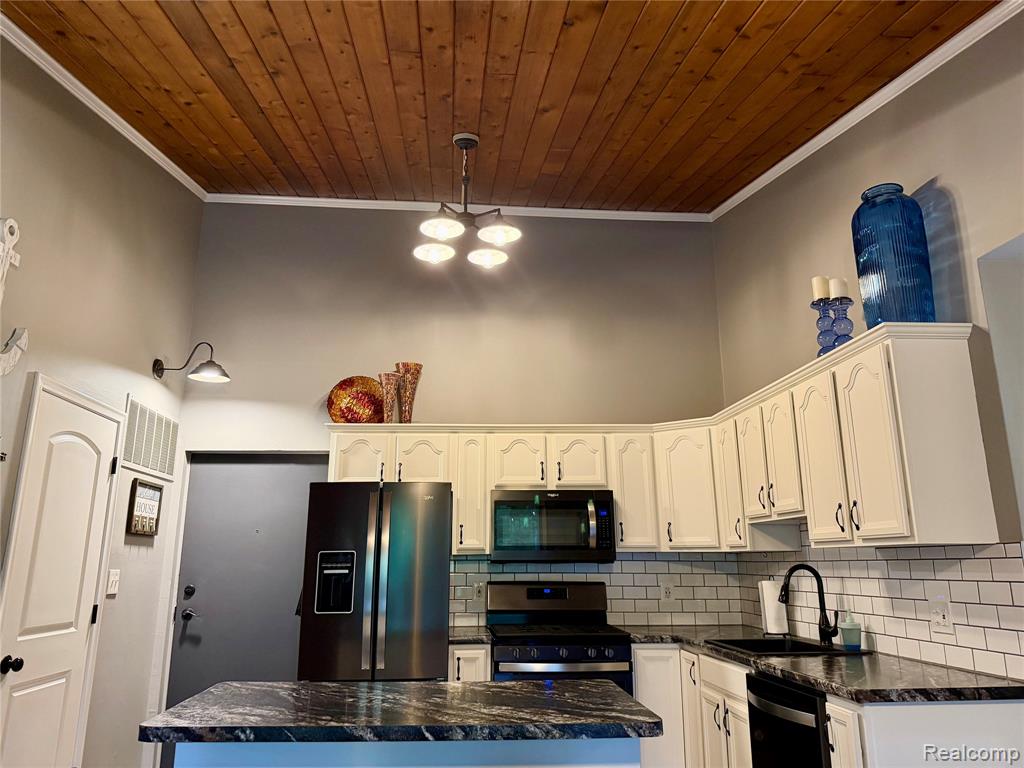 29589 Jefferson Avenue, 15, Gibraltar, MI — Photo 5