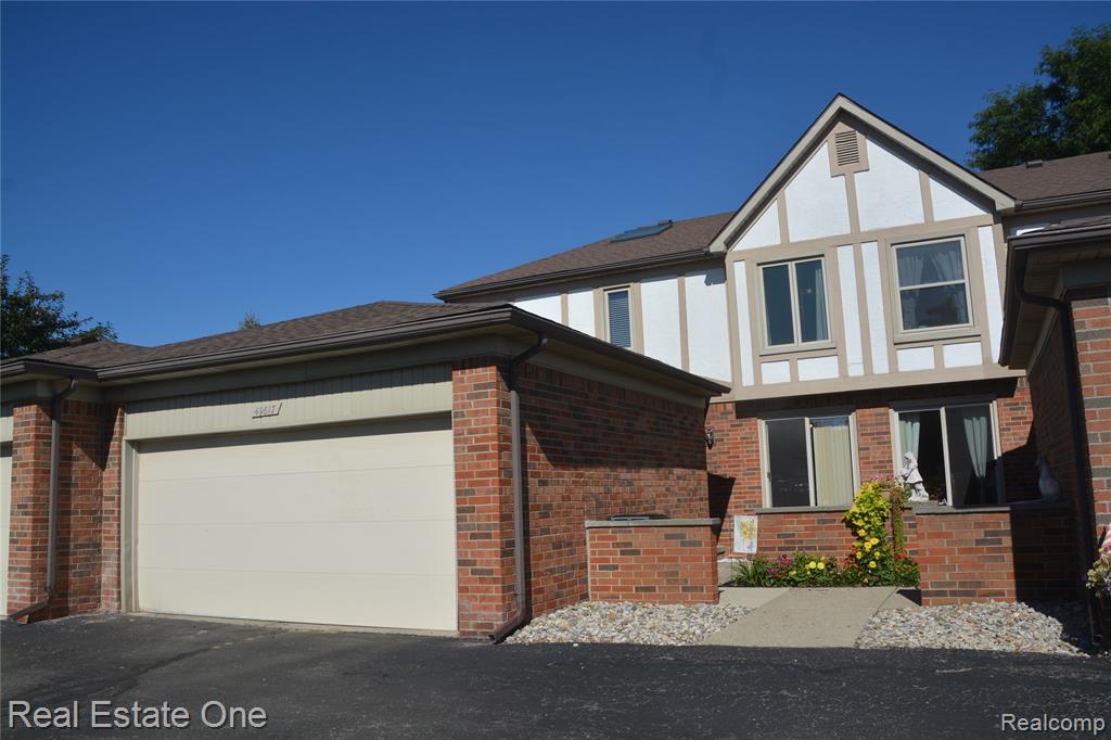 49617 Hamilton Court, 28, Utica, MI 48315 — Photo 12