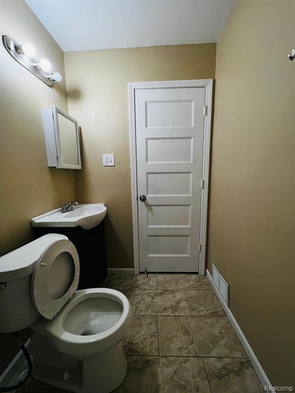 8695 Evergreen Avenue, Detroit, MI 48228 — Photo 11