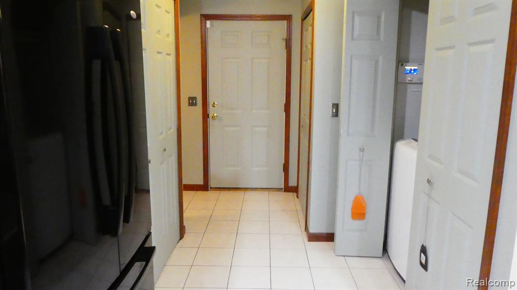 8051 Prestonwood Court, Flushing, MI 48433 — Photo 13