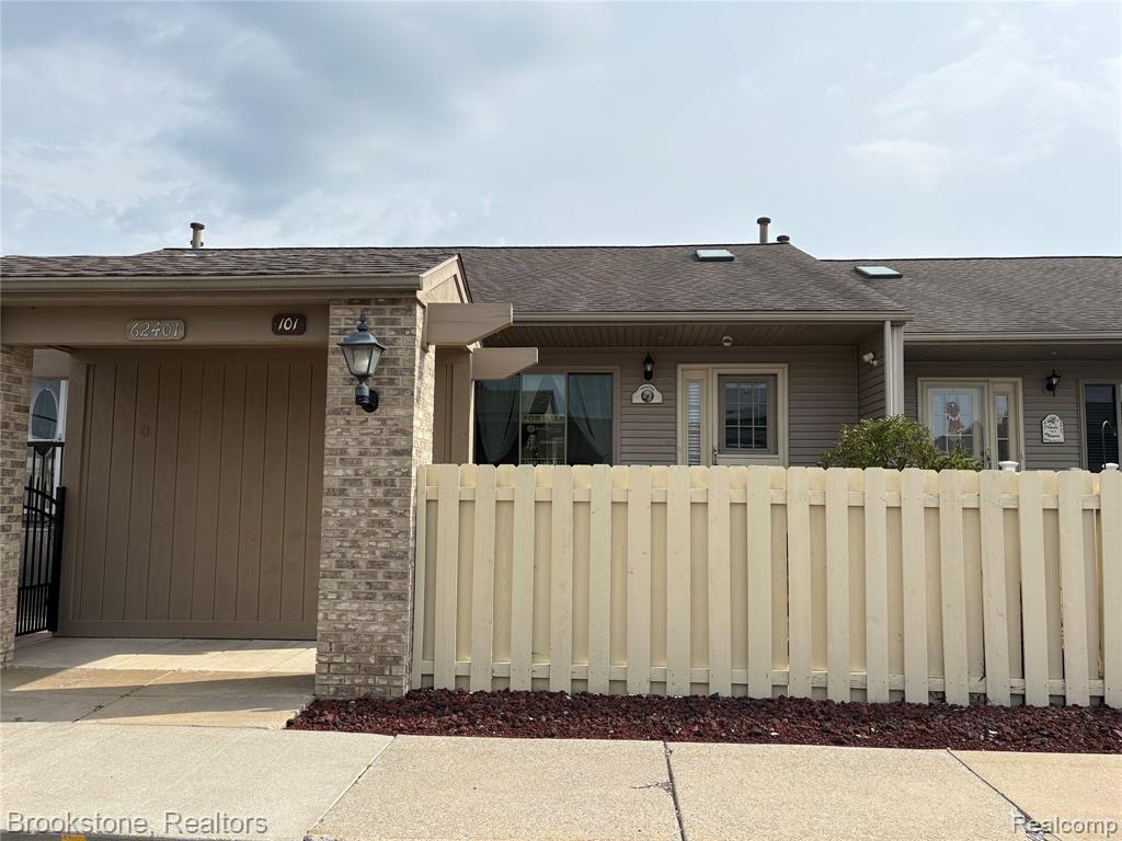 62401 Raleigh Court, 4, South Lyon, MI 48178