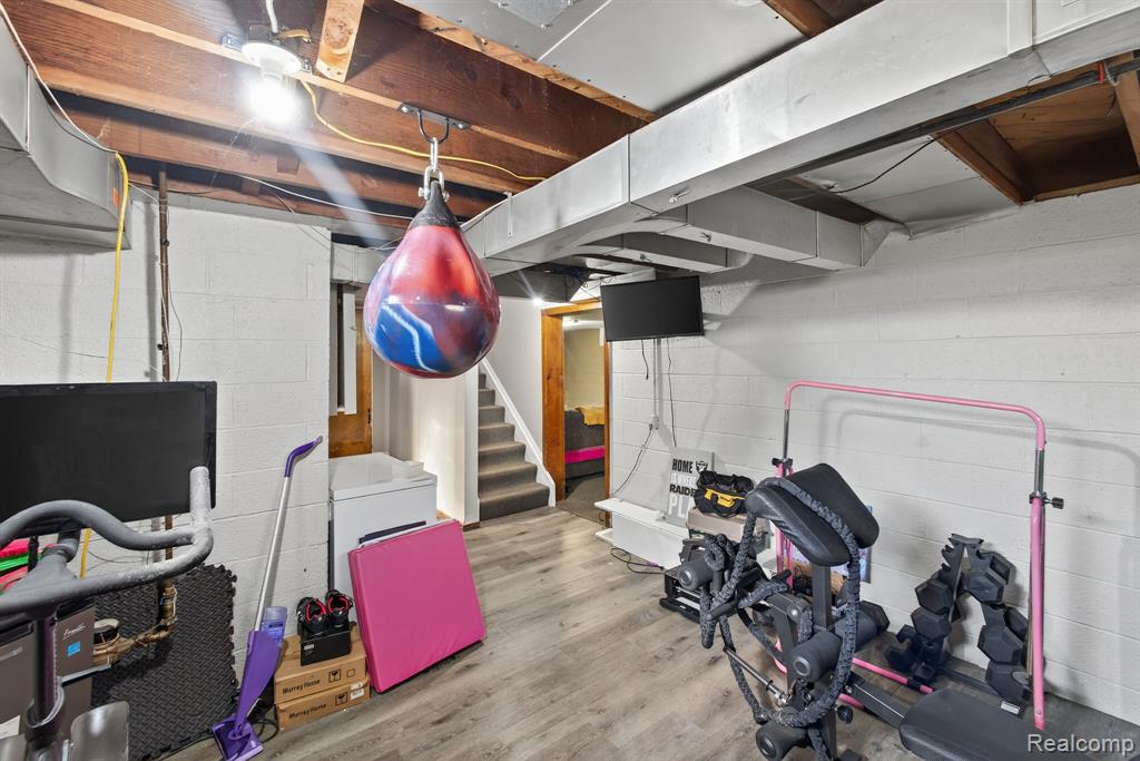 28025 Sunset Boulevard W, Lathrup Village, MI 48076 — Photo 20
