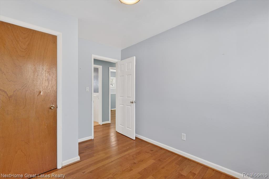 819 Southwood Drive, Fenton, MI 48430 — Photo 15