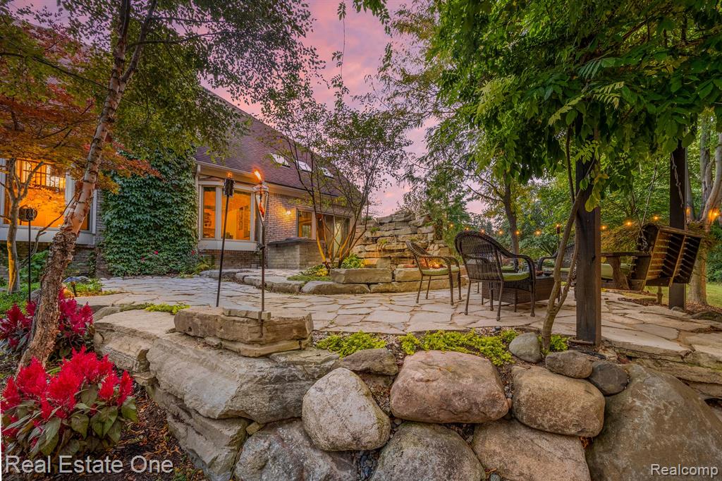 4088 PARKSTONE Court, Troy, MI 48098 — Photo 5