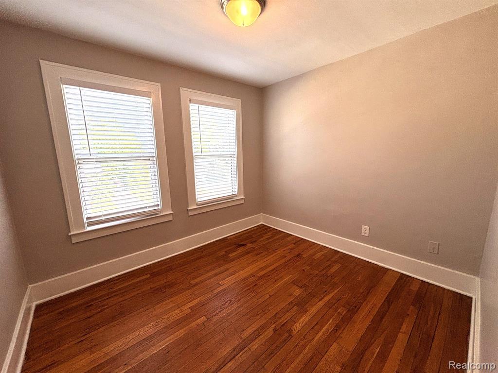 536 E Jarvis Avenue, Hazel Park, MI 48030 — Photo 11